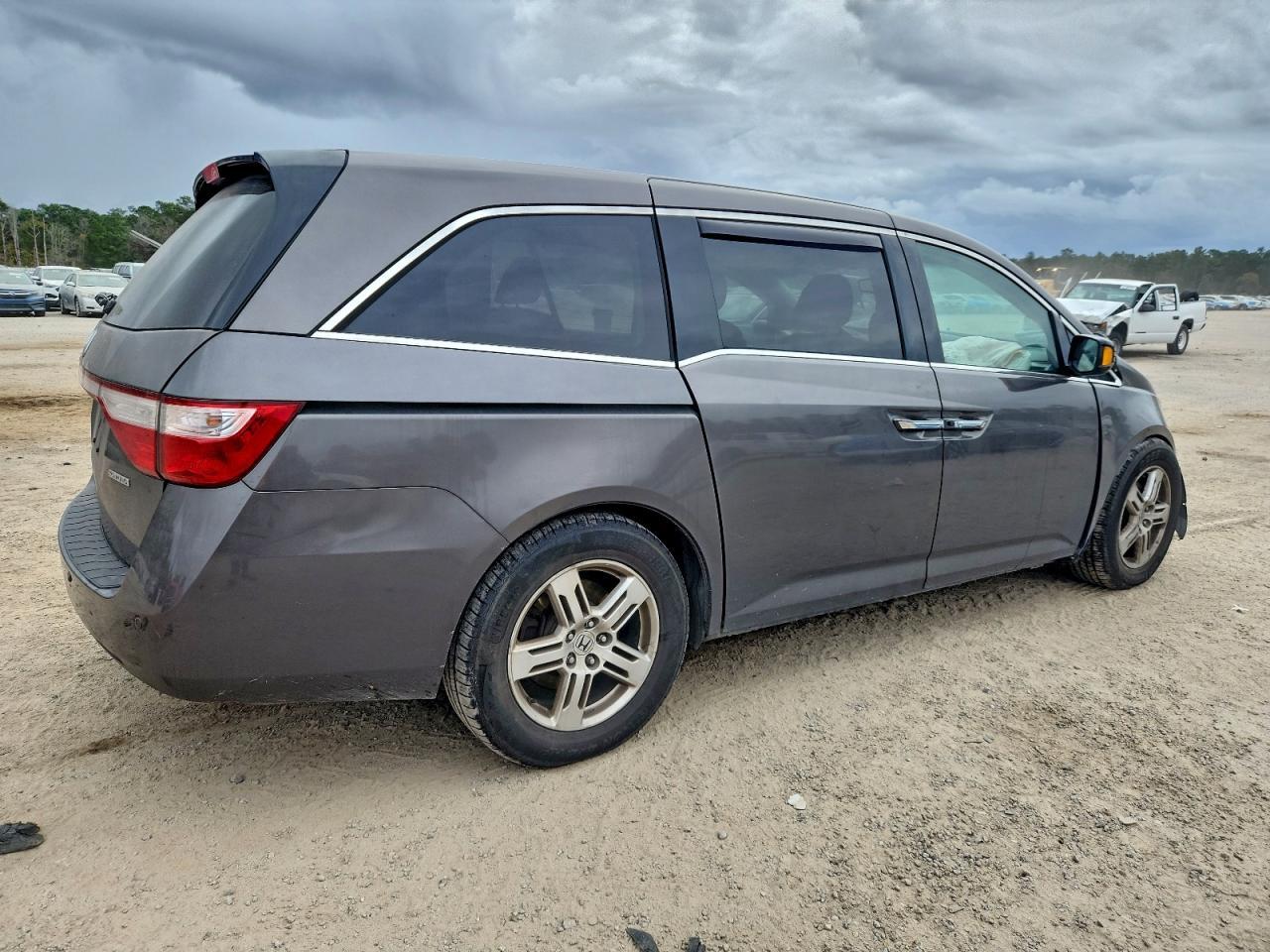 2012 Honda Odyssey Touring - Фото 3