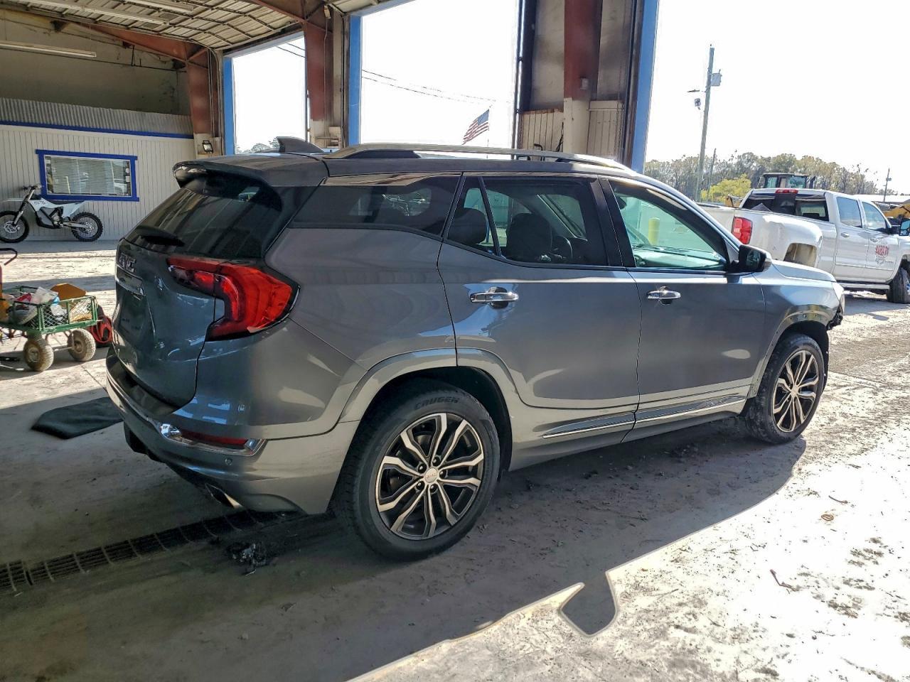 2018 GMC Terrain - Фото 3