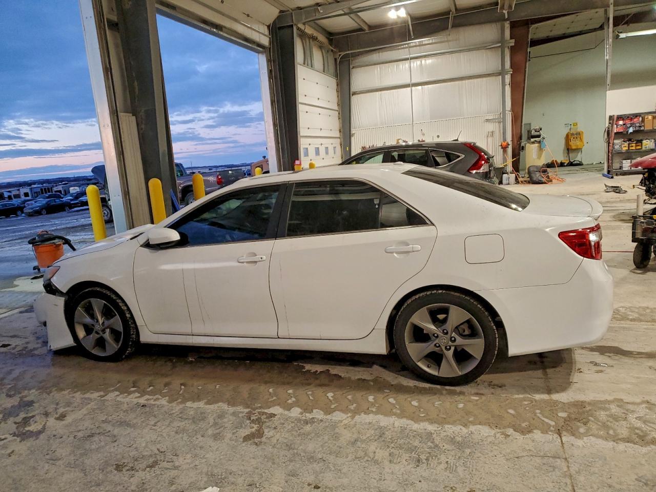 2012 Toyota Camry Se - Image 2