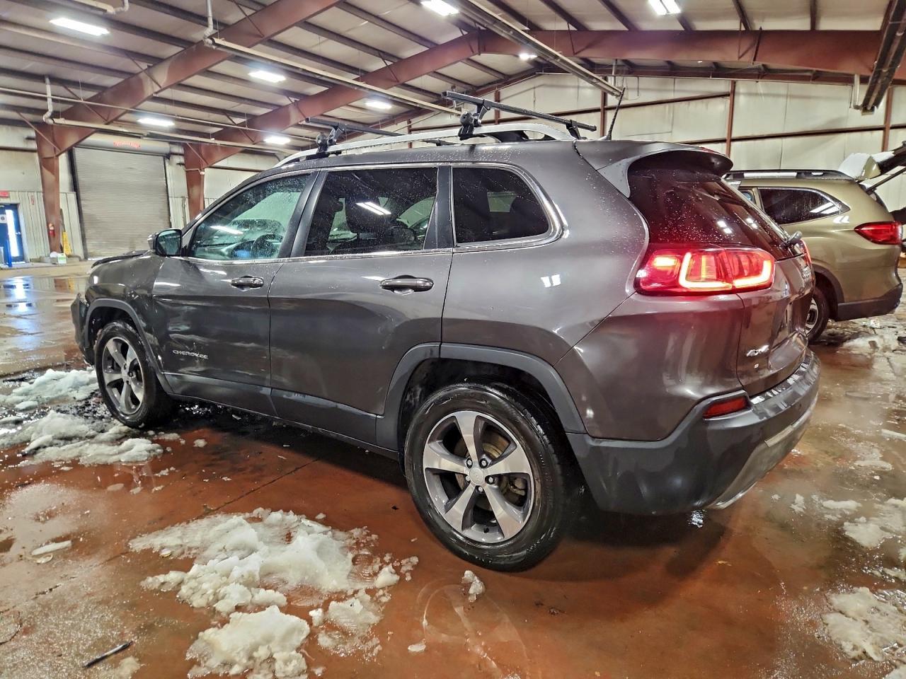 2019 Jeep Cherokee Limited - Image 2