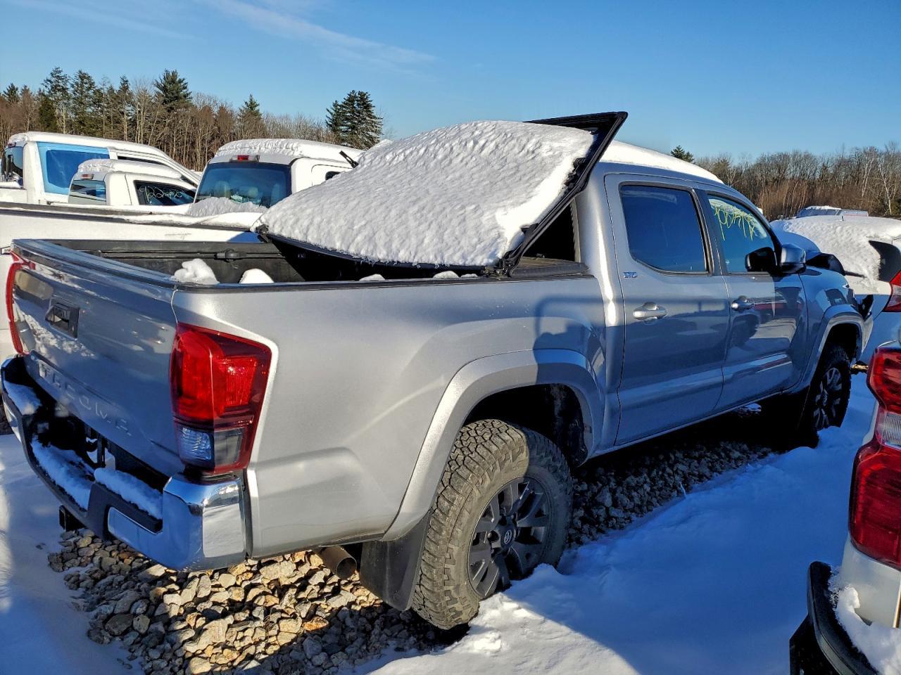 2021 Toyota Tacoma Double Cab - Image 3