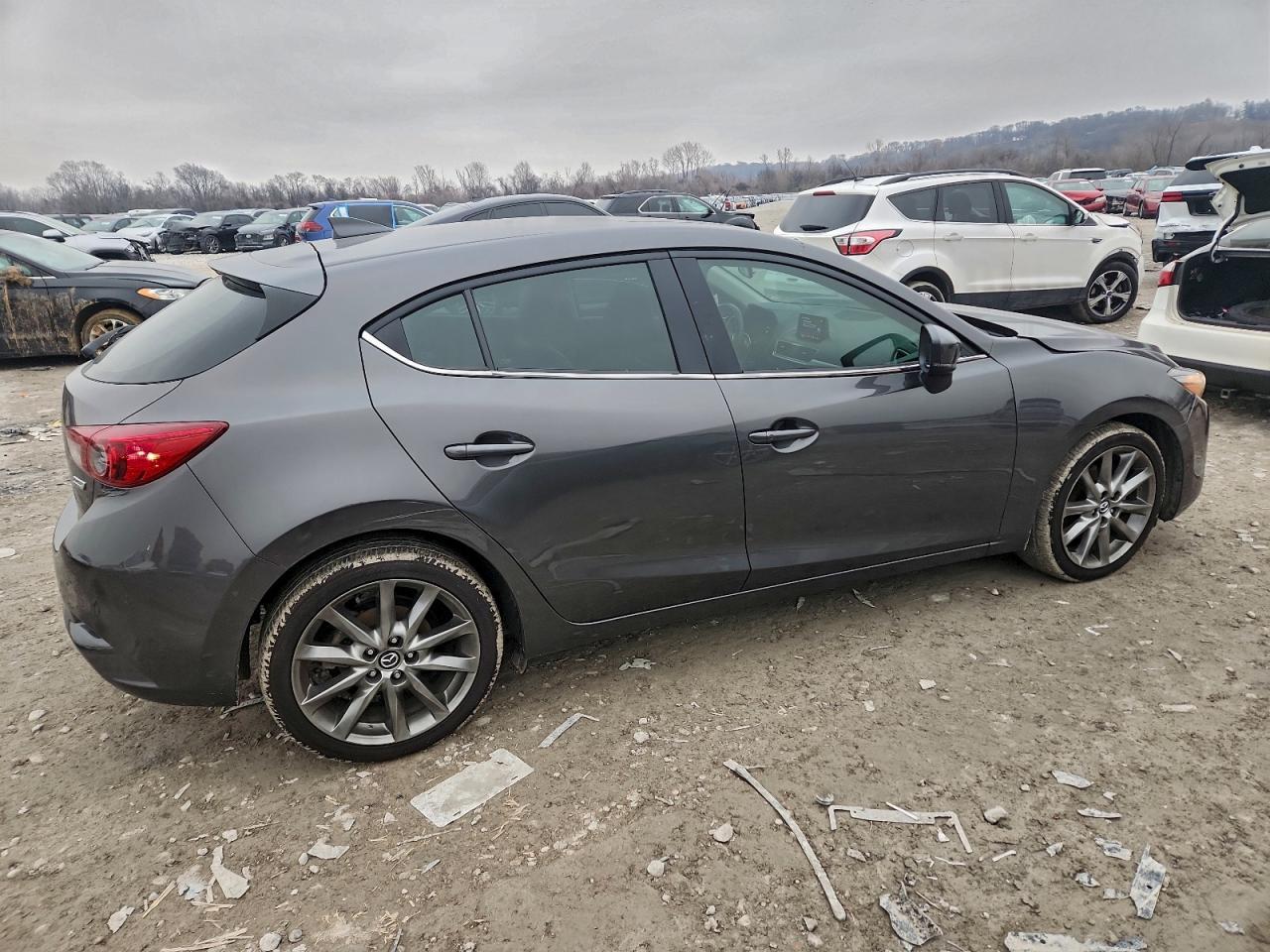 2018 Mazda 3 Touring - Фото 3