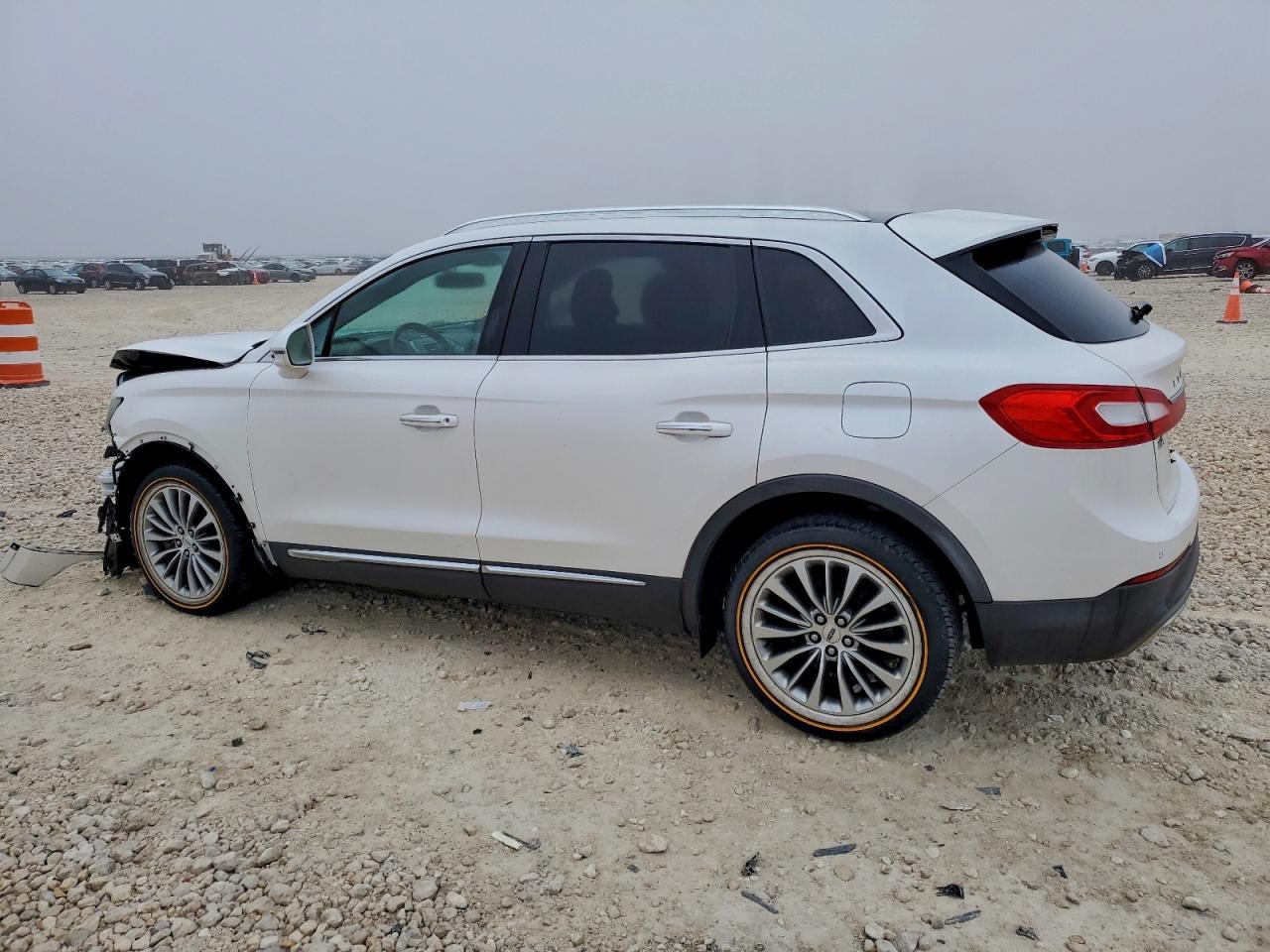 2017 Lincoln Mkx Select - Image 2