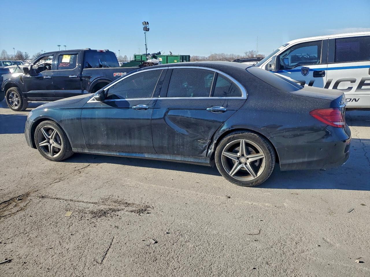2017 Mercedes-Benz E 300 4Matic - Фото 2