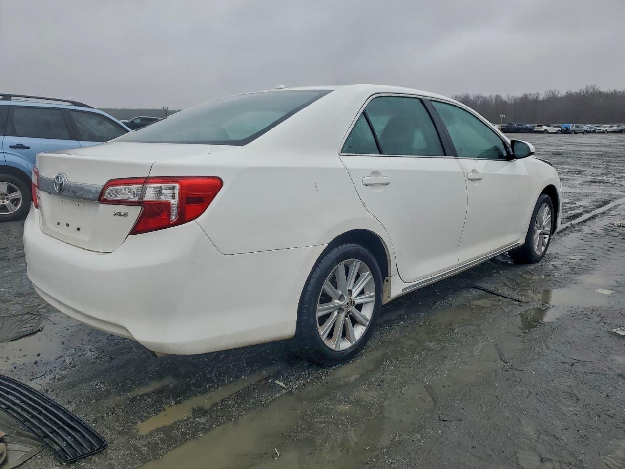 2014 Toyota Camry L - Фото 3