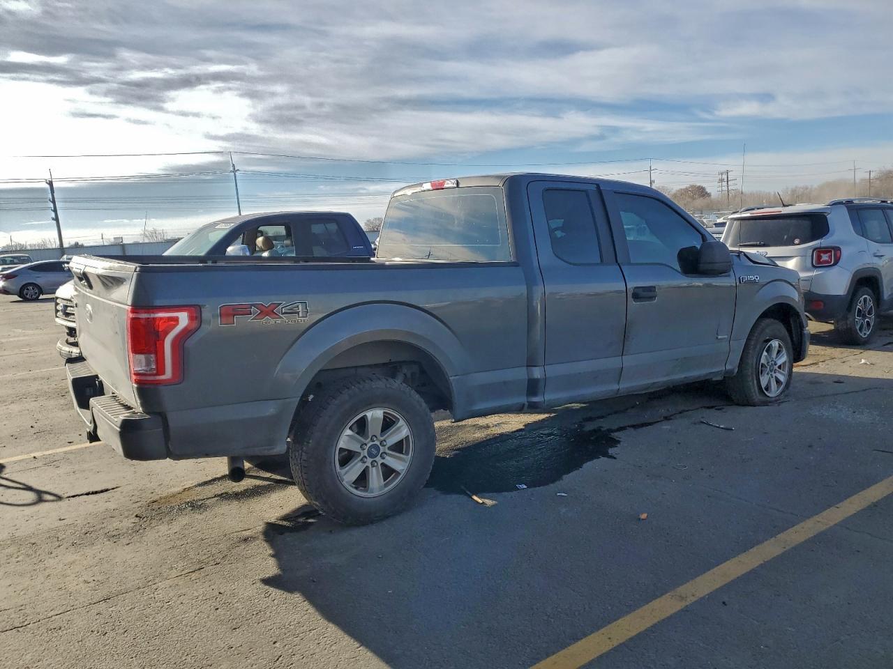 2016 Ford F150 Super Cab - Фото 3