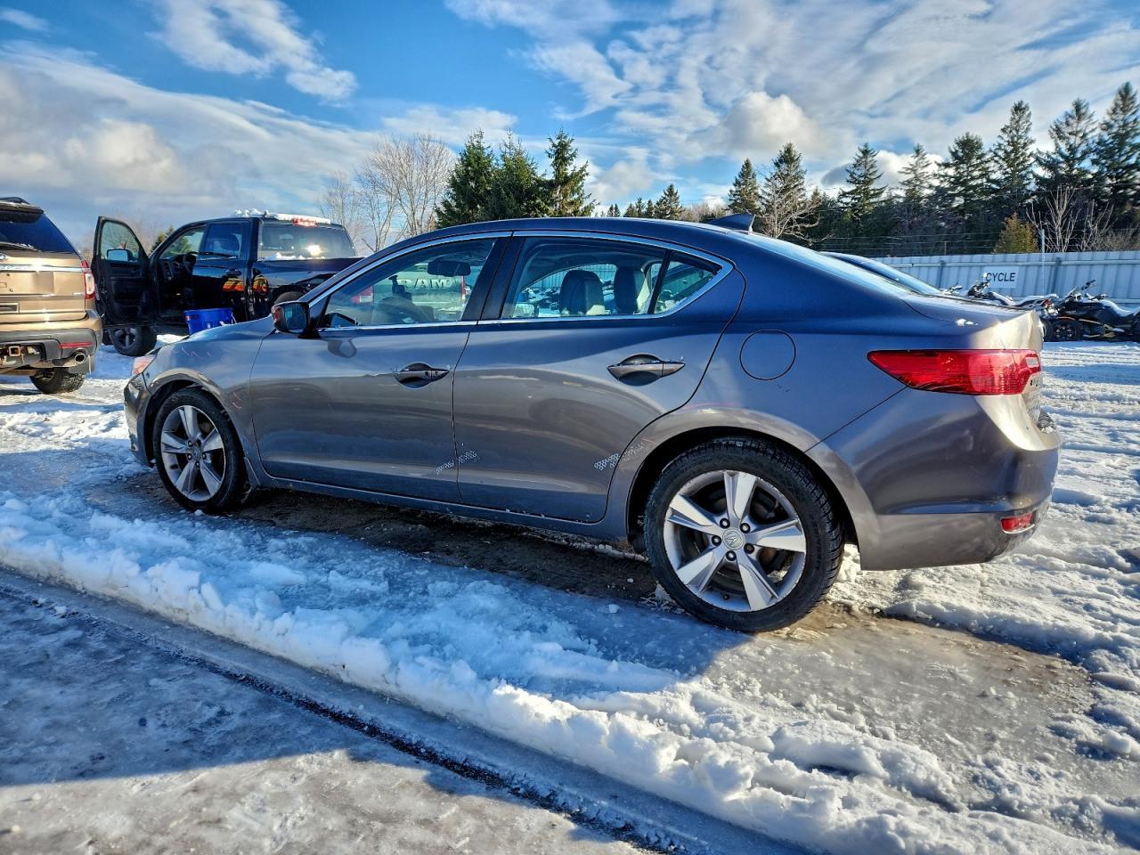 2013 Acura Ilx 20 Premium - Фото 2