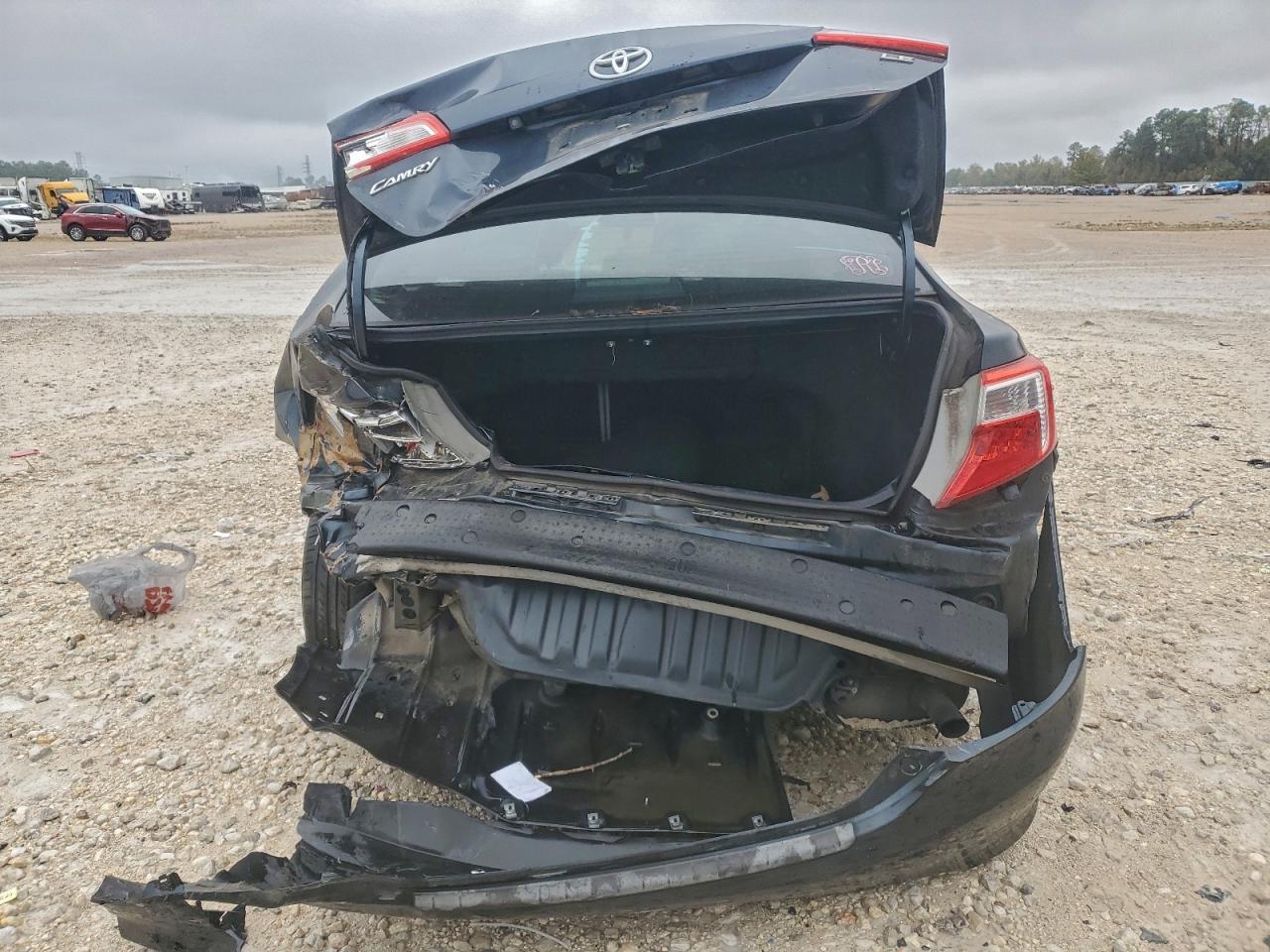 2014 Toyota Camry L - Фото 6