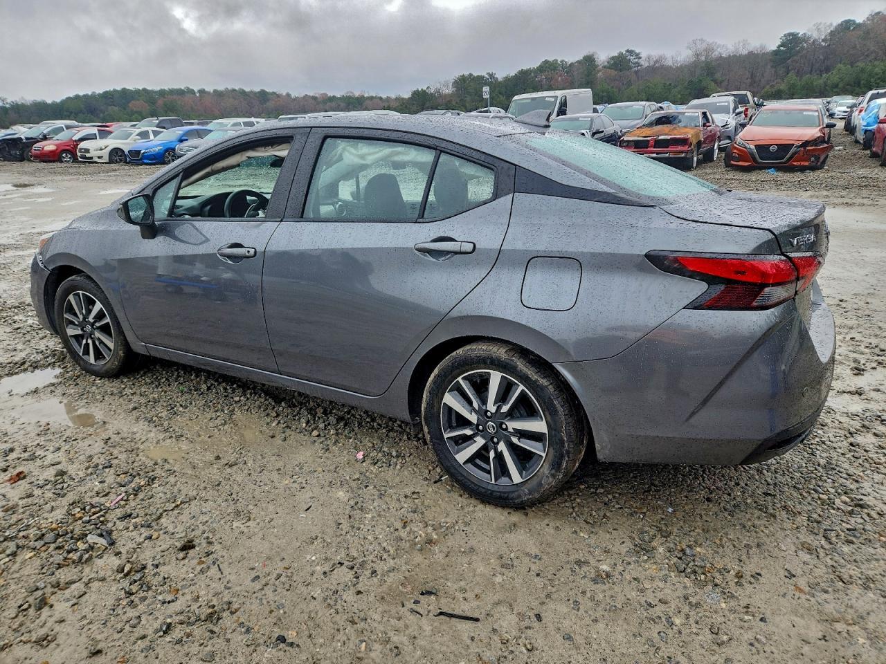 2021 Nissan Versa Sv - Image 2