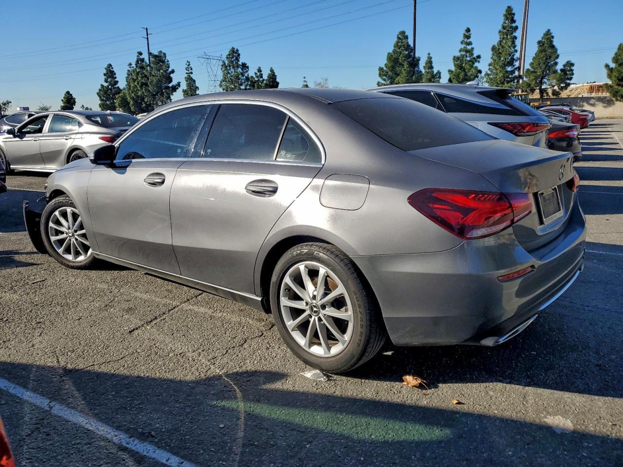 2020 Mercedes-Benz A 220 - Фото 2
