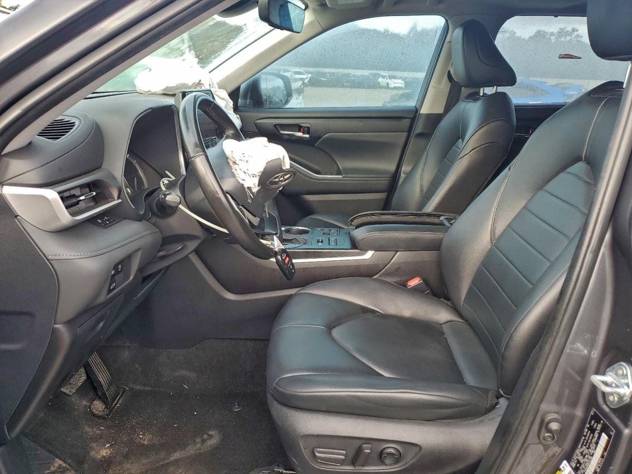 2024 Toyota Highlander Le - Image 7