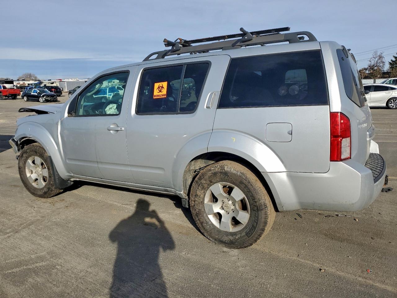 2009 Nissan Pathfinder S - Image 2