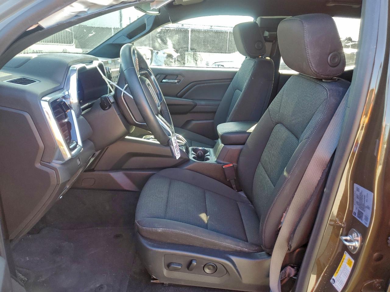 2025 GMC Canyon Elevation - Image 7