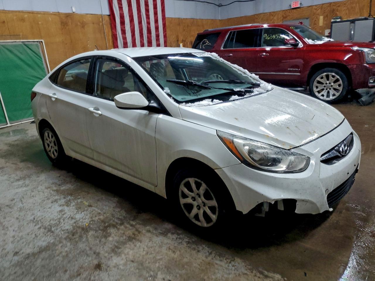 2013 Hyundai Accent Gls - Фото 4
