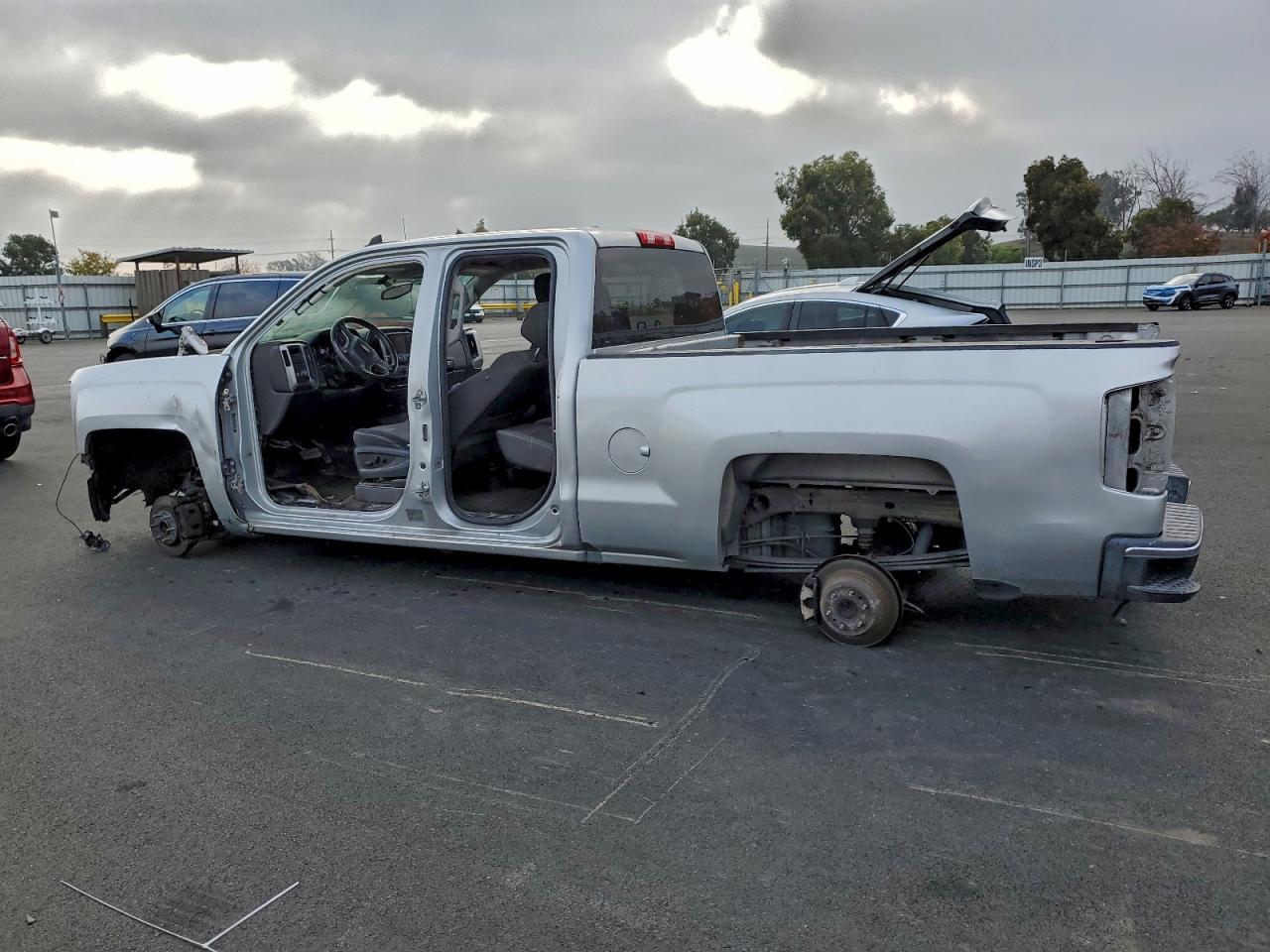 2017 Chevrolet Silverado C1500 Lt - Image 2