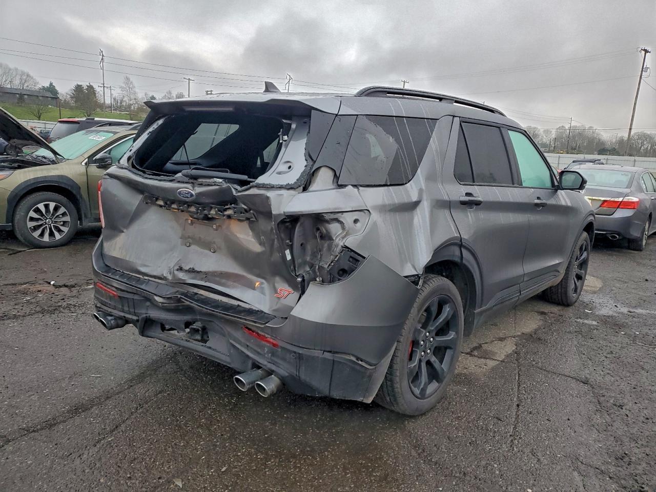 2022 Ford Explorer St - Фото 3