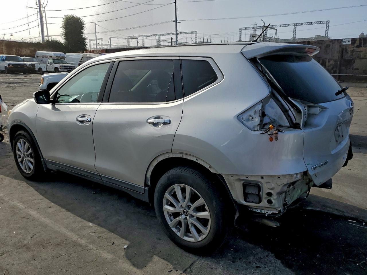 2014 Nissan Rogue S - Image 2