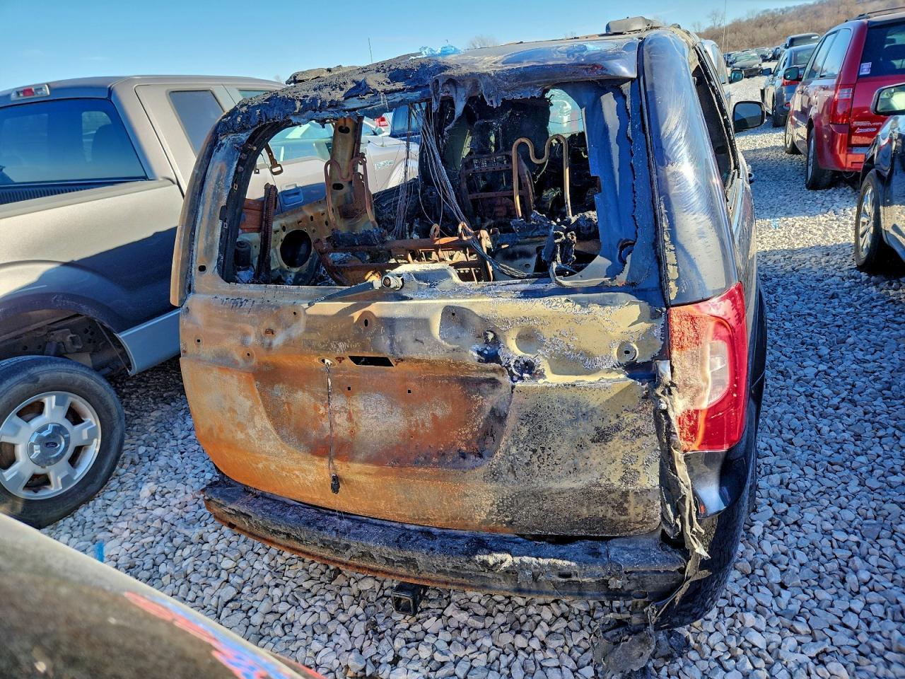 2011 Chrysler Town & Country Touring L - Image 6