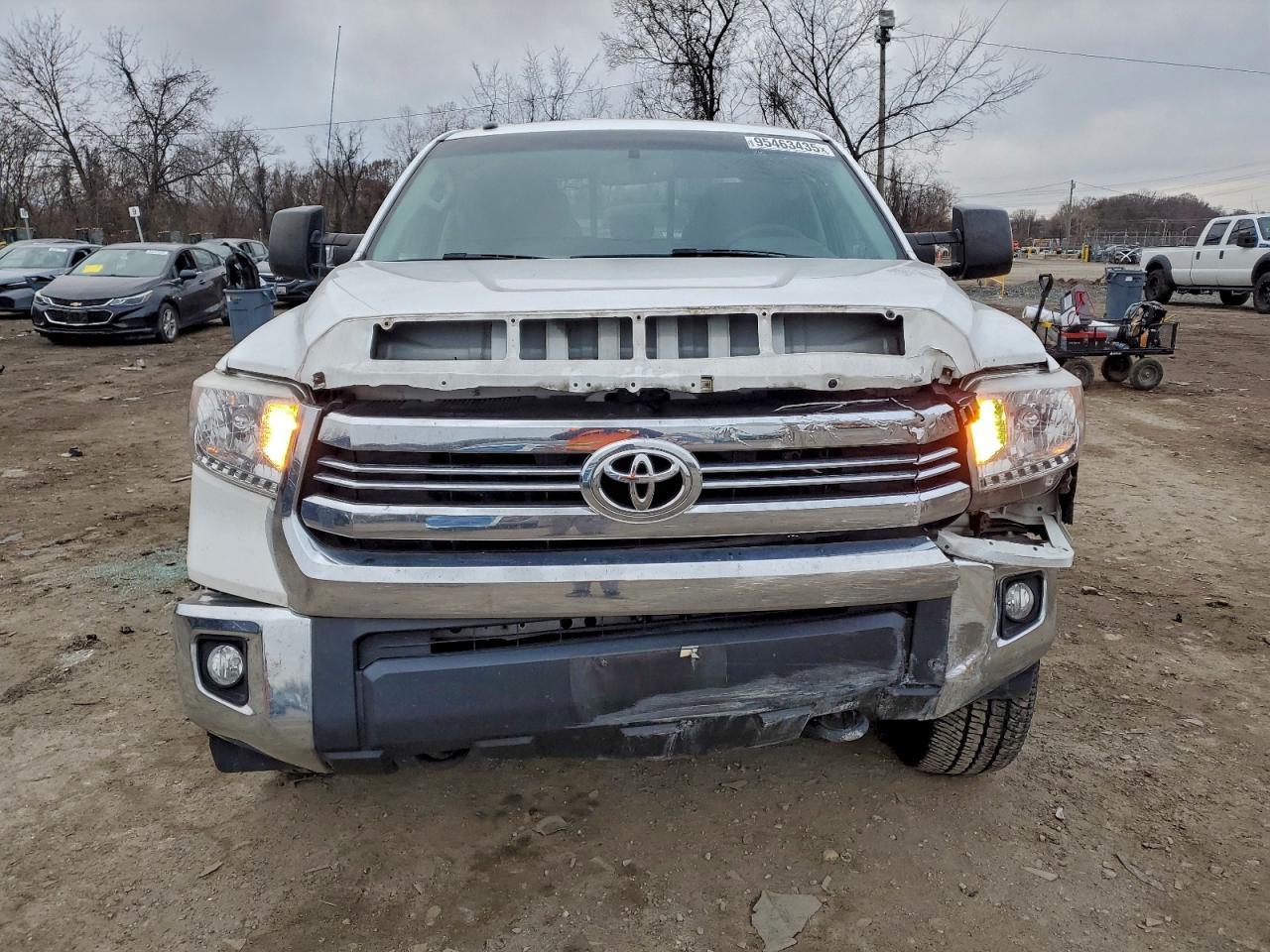2017 Toyota Tundra Double Cab Sr - Фото 5
