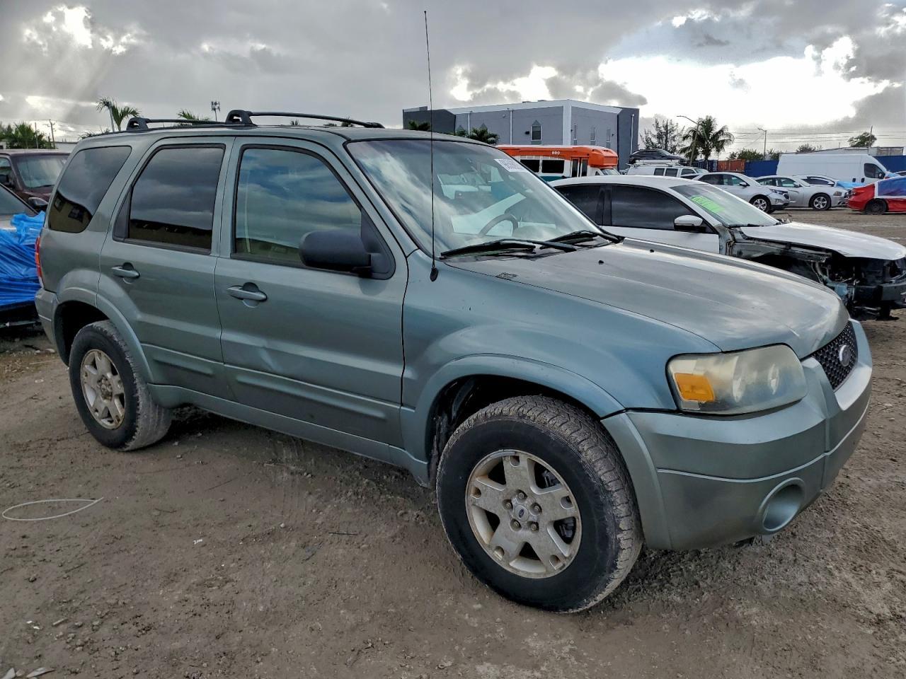 2006 Ford Escape Limited - Image 4
