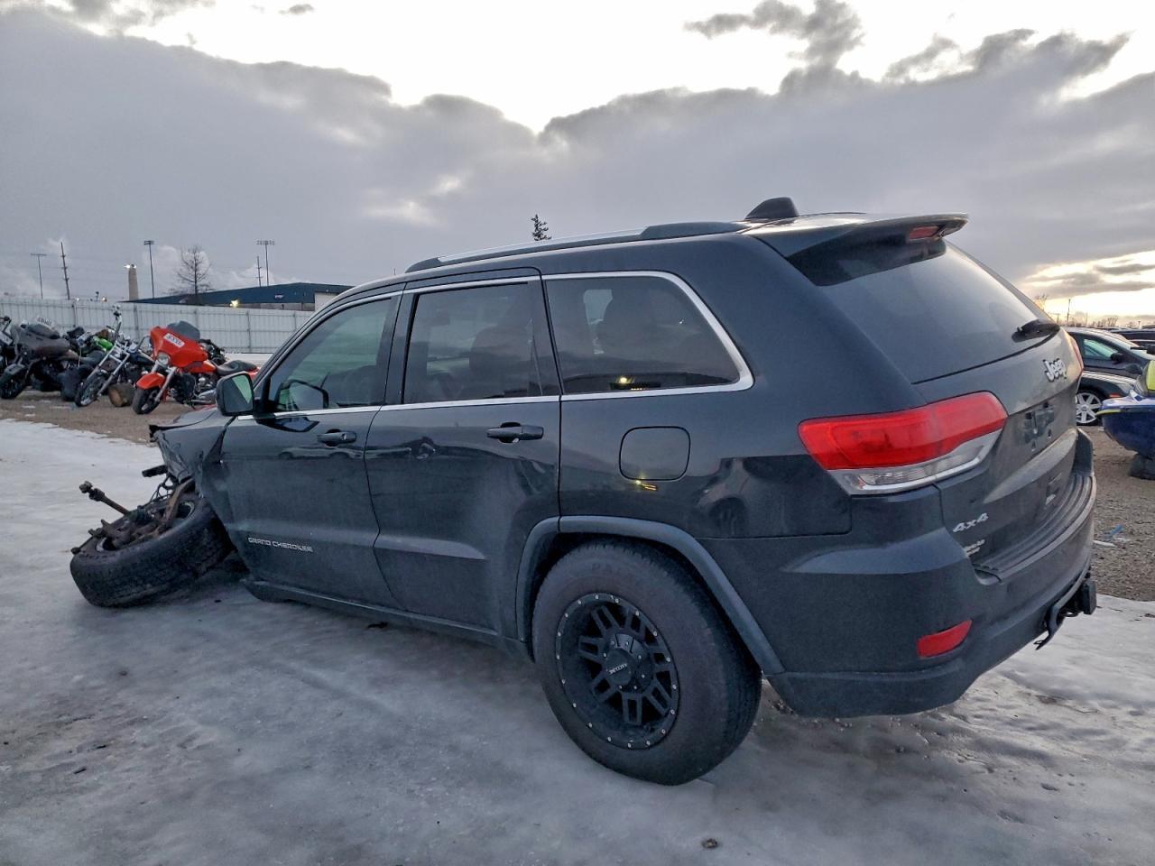 2014 Jeep Grand Cherokee Laredo - Image 2
