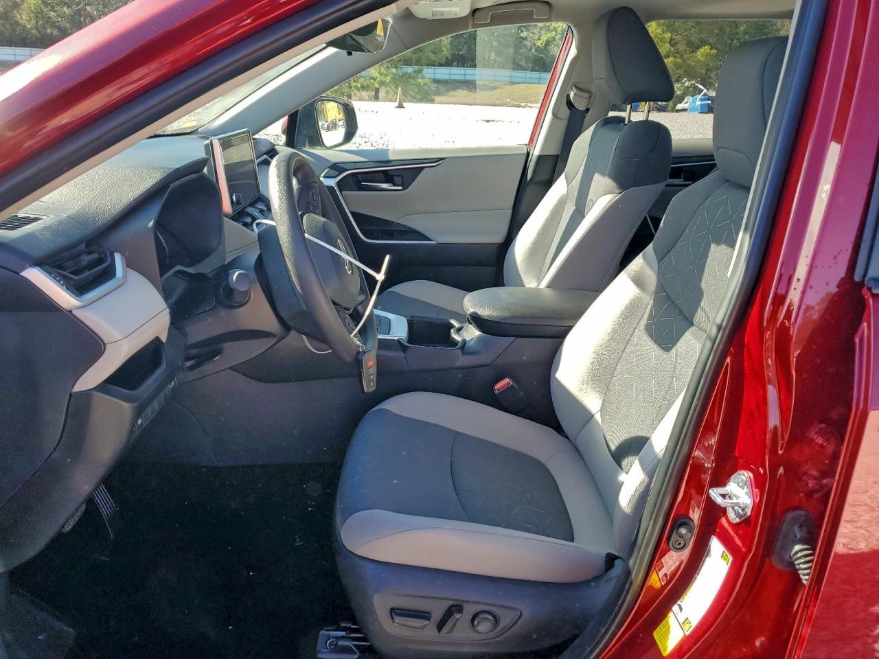 2025 Toyota Rav4 Xle - Image 7