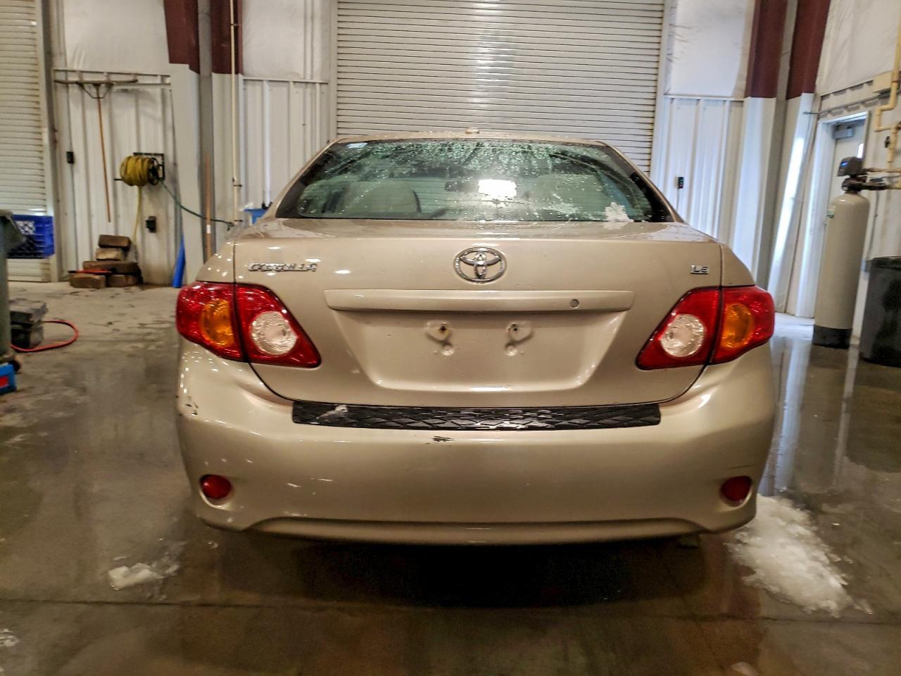 2010 Toyota Corolla Base - Фото 6