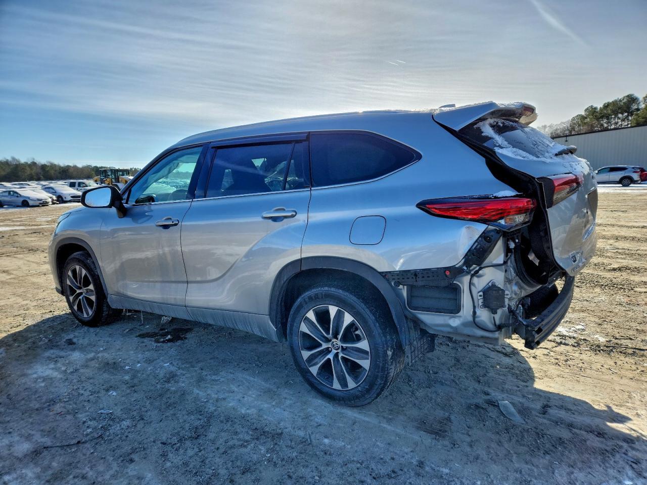 2021 Toyota Highlander Xle - Image 2