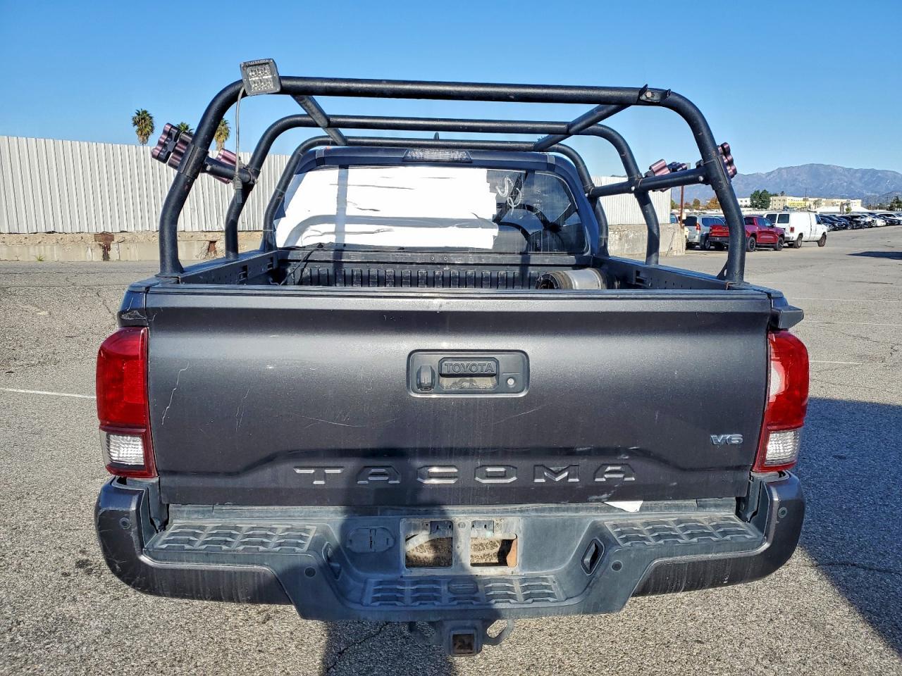 2018 Toyota Tacoma Double Cab - Фото 6