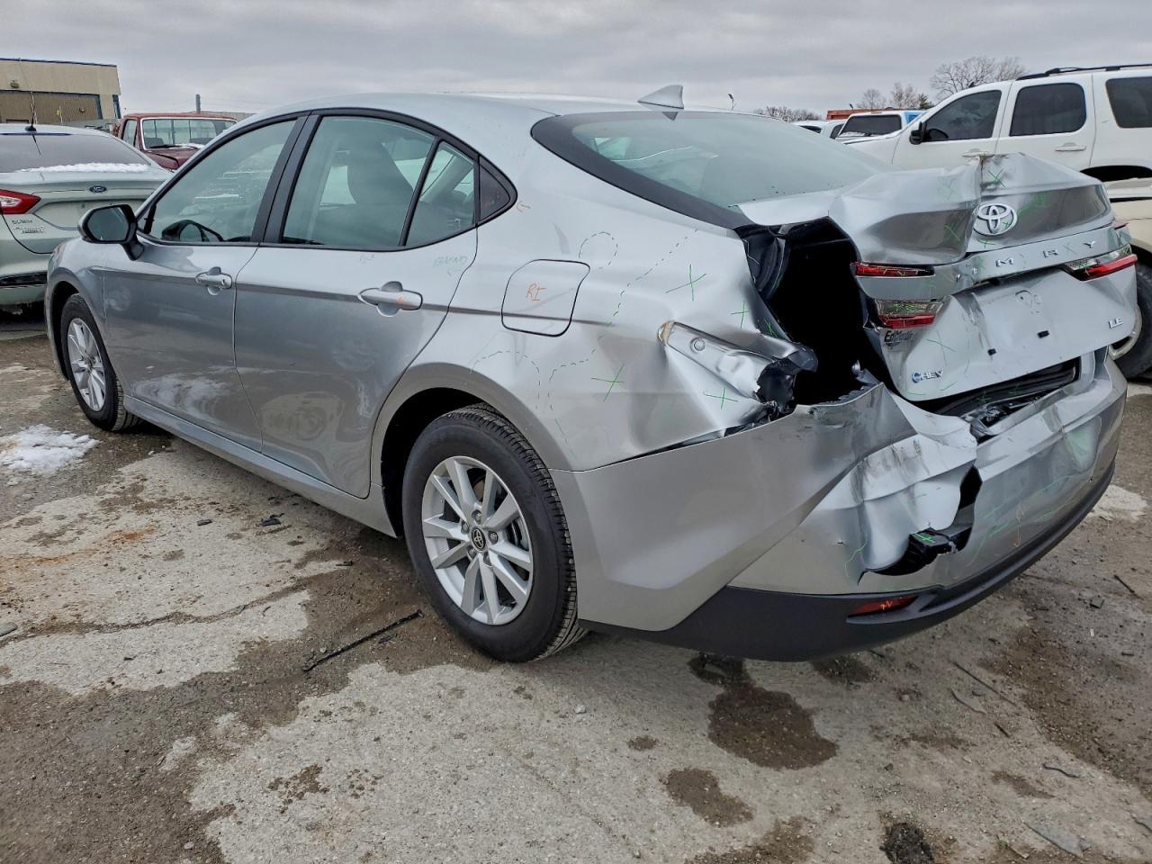 2026 Toyota Camry - Фото 2
