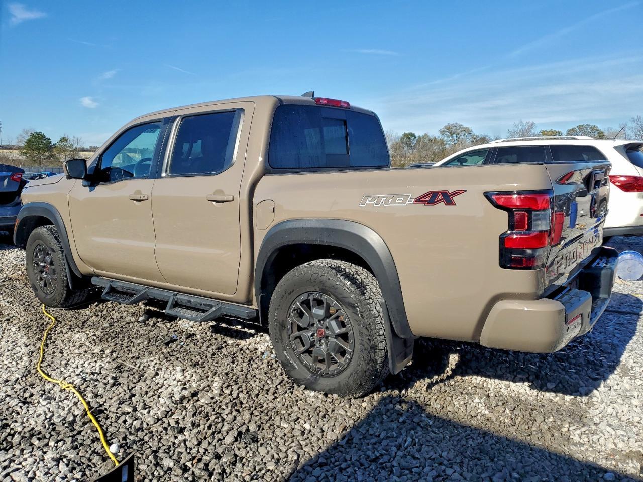2024 Nissan Frontier Pro-4X - Фото 2