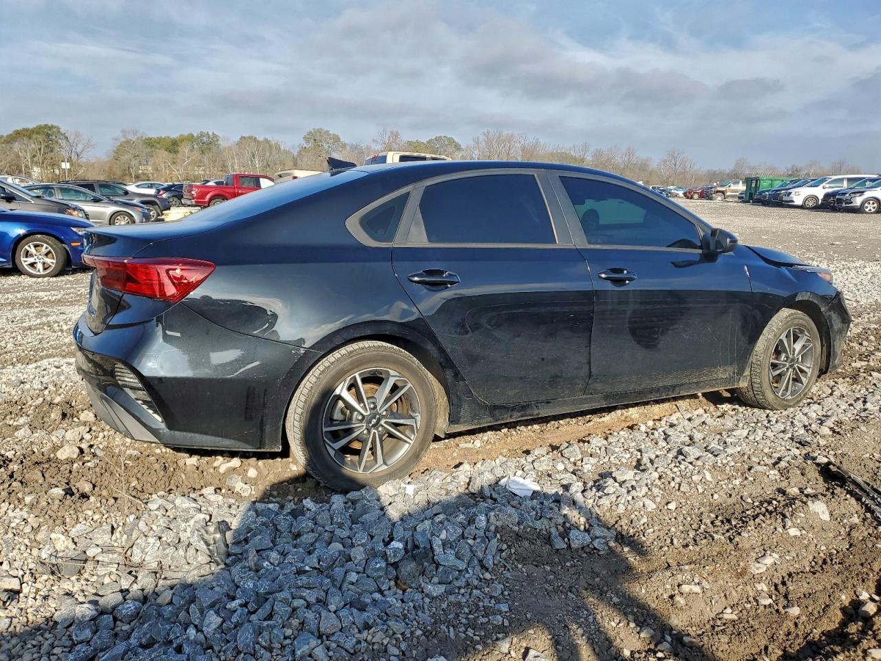 2024 Kia Forte Lx - Фото 3