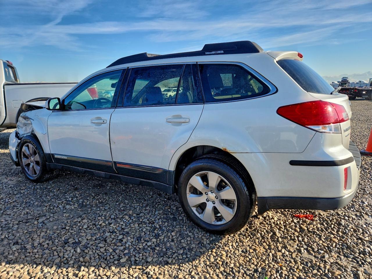 2010 Subaru Outback 2.5I Limited - Фото 2