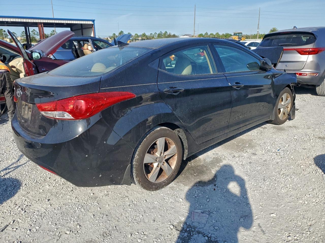 2013 Hyun Elantra Gl - Image 3