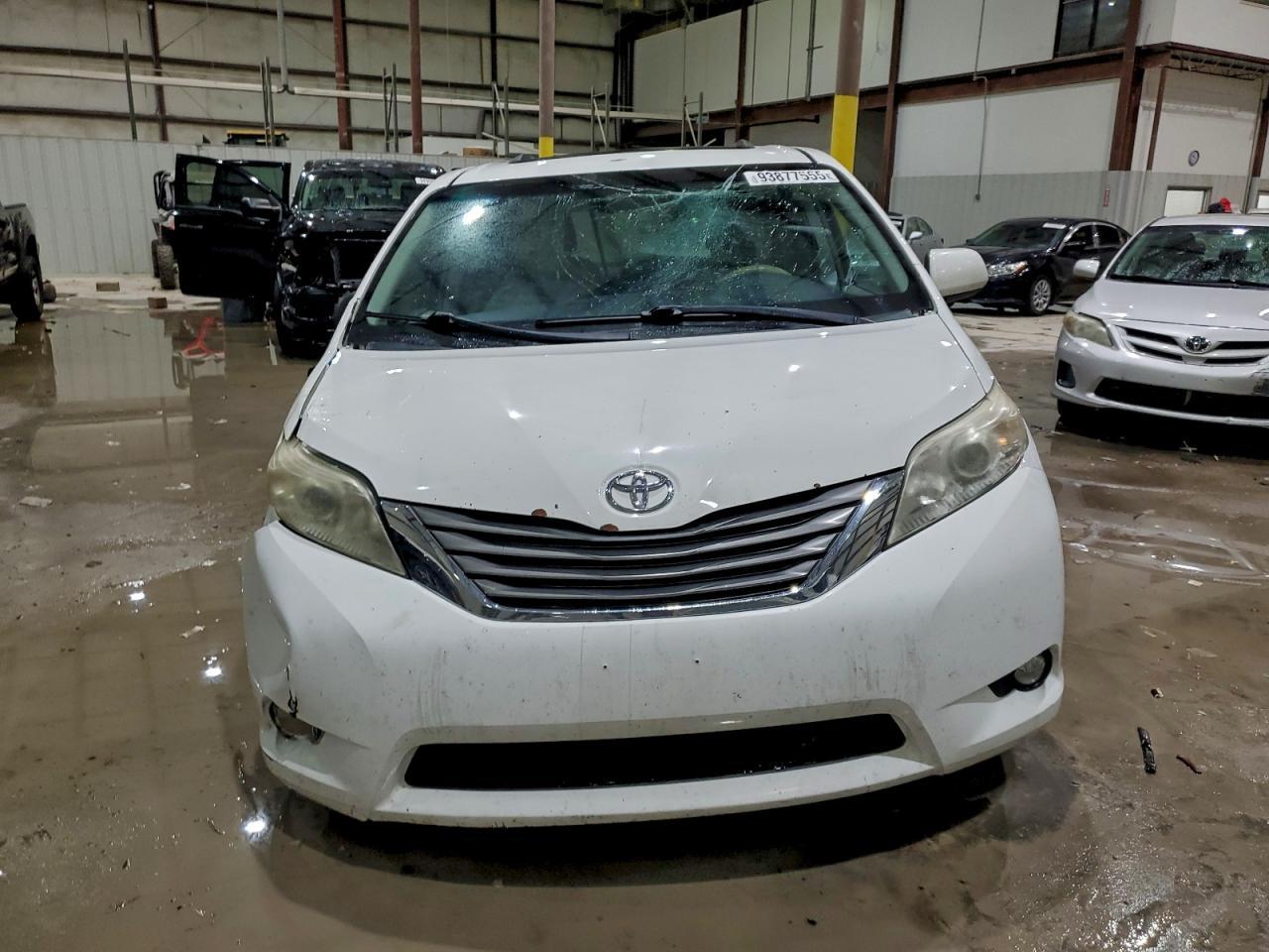 2013 Toyota Sienna Xle - Фото 5