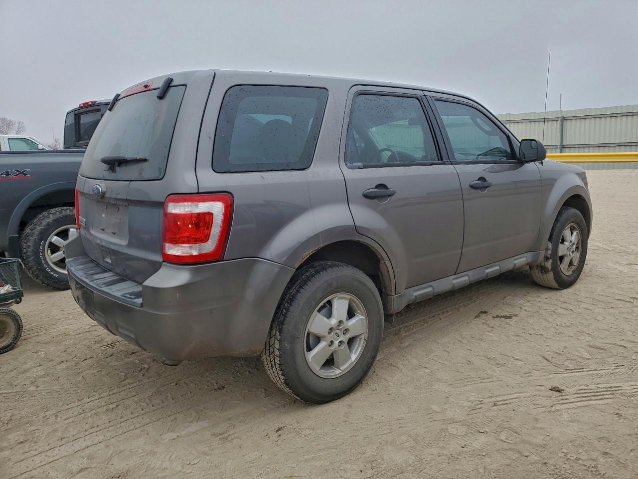 2011 Ford Escape Xls - Image 3