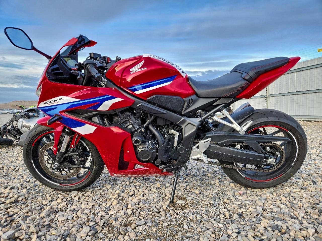 2024 Honda Cbr650 R - Image 3