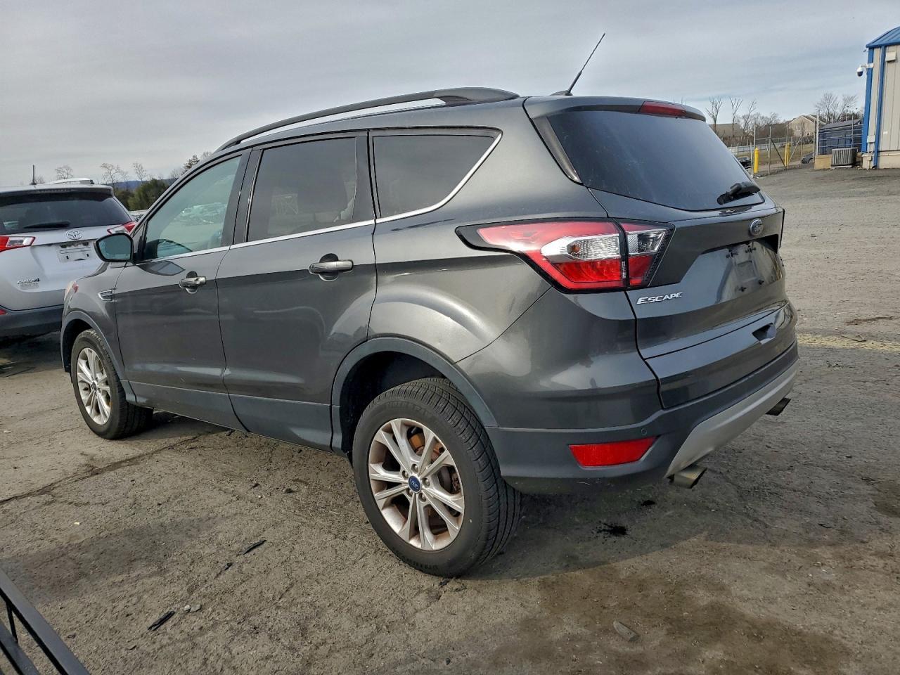 2017 Ford Escape Se - Фото 2