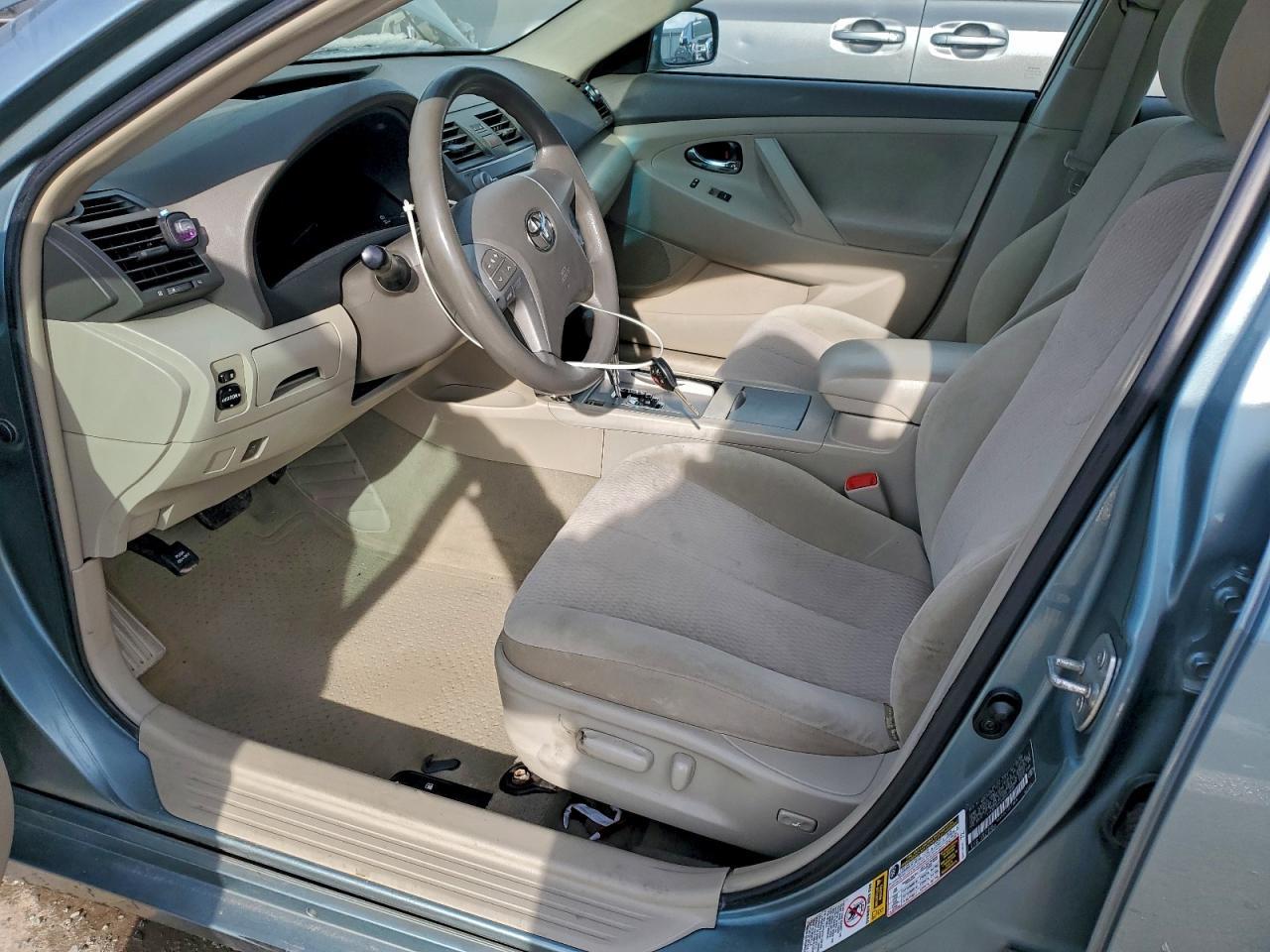 2010 Toyota Camry Le - Image 7
