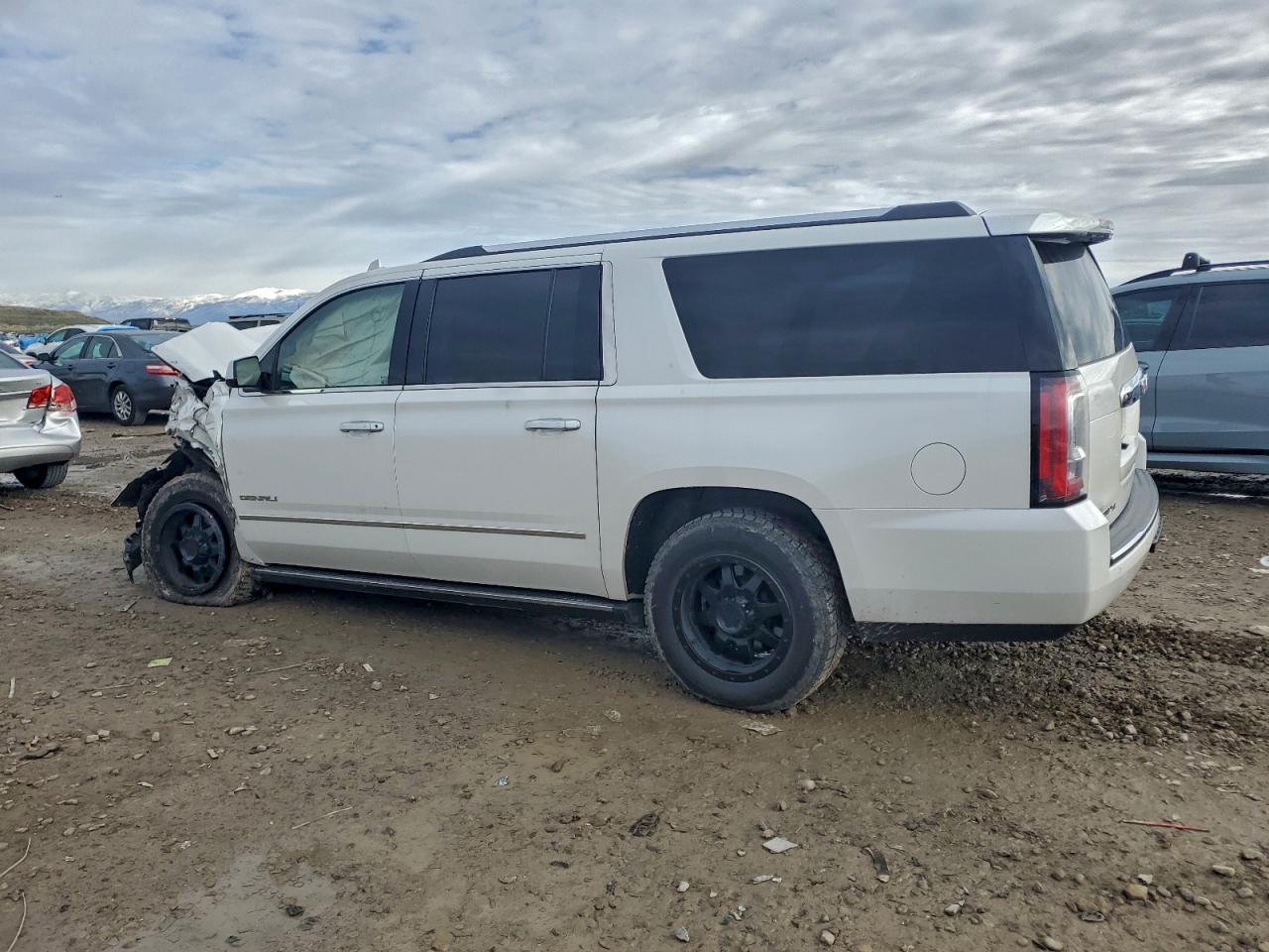 2018 GMC Yukon Xl Denali - Image 2