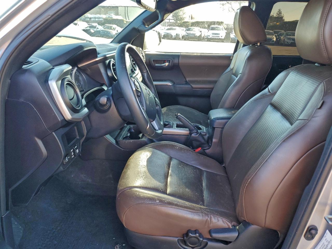 2017 Toyota Tacoma Double Cab - Image 7