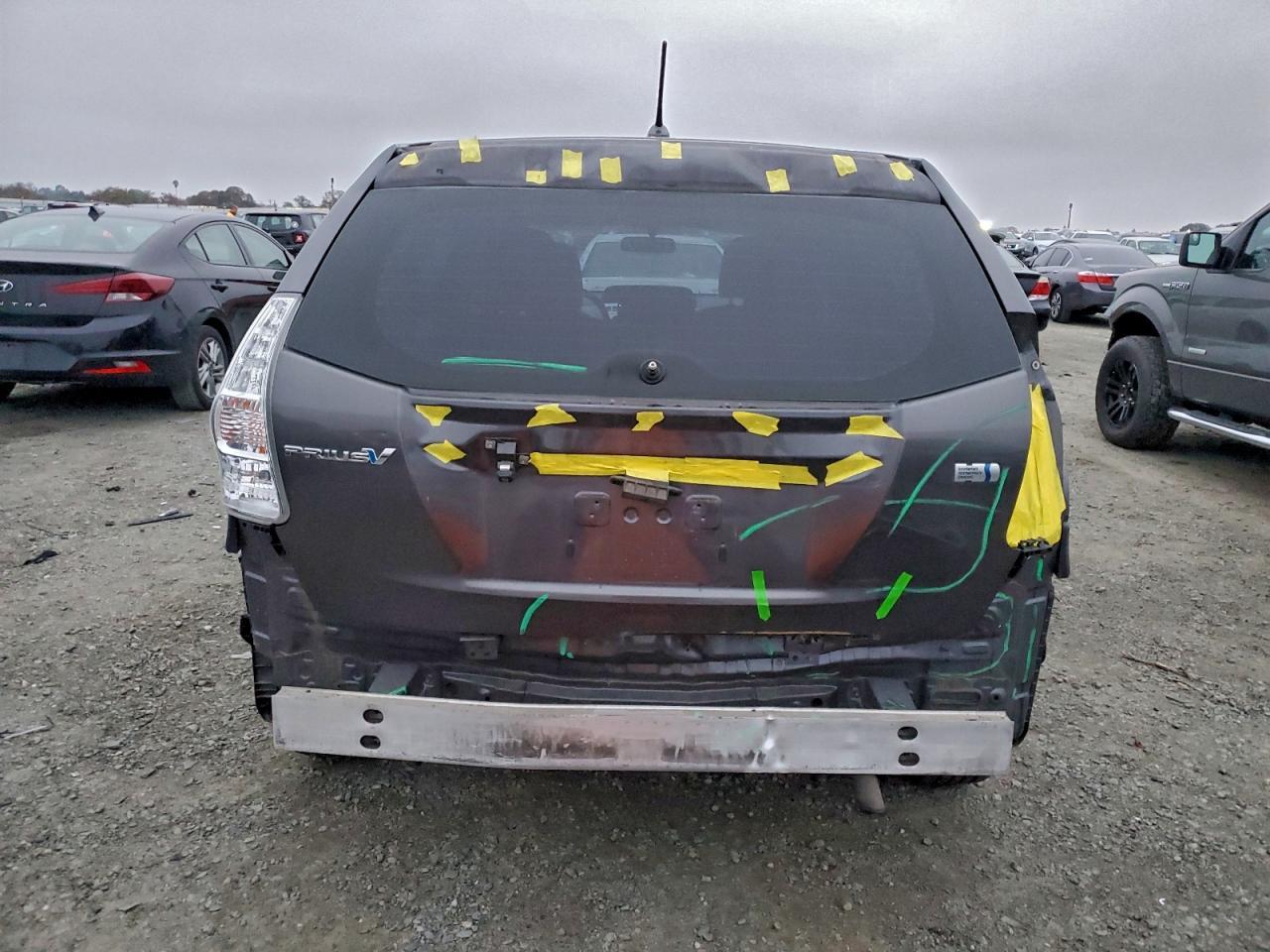 2014 Toyota Prius V - Image 6