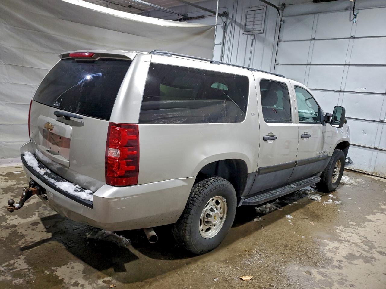2007 Chevrolet Suburban K2500 - Image 3