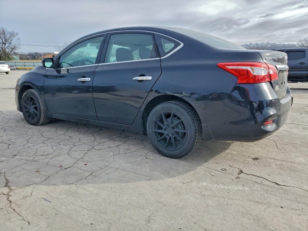 2019 Nissan Sentra S - Фото 2