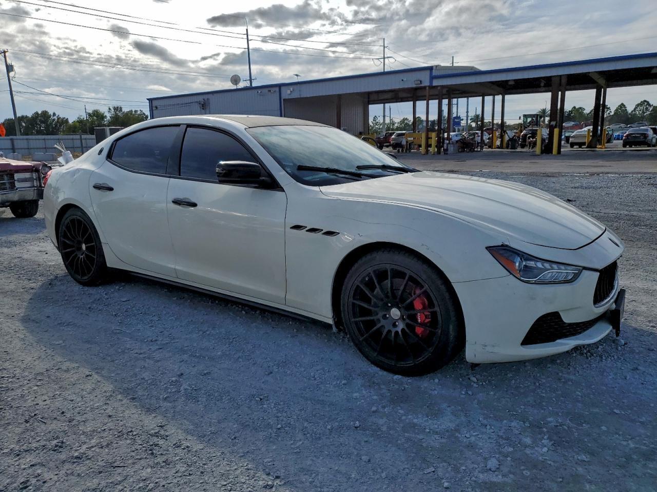 2016 Maserati Ghibli S - Image 4