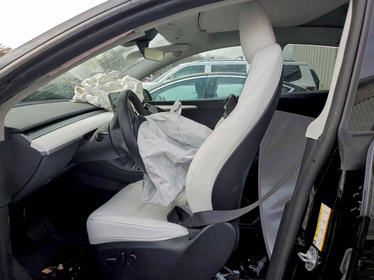 2024 Tesla Model Y - Фото 7