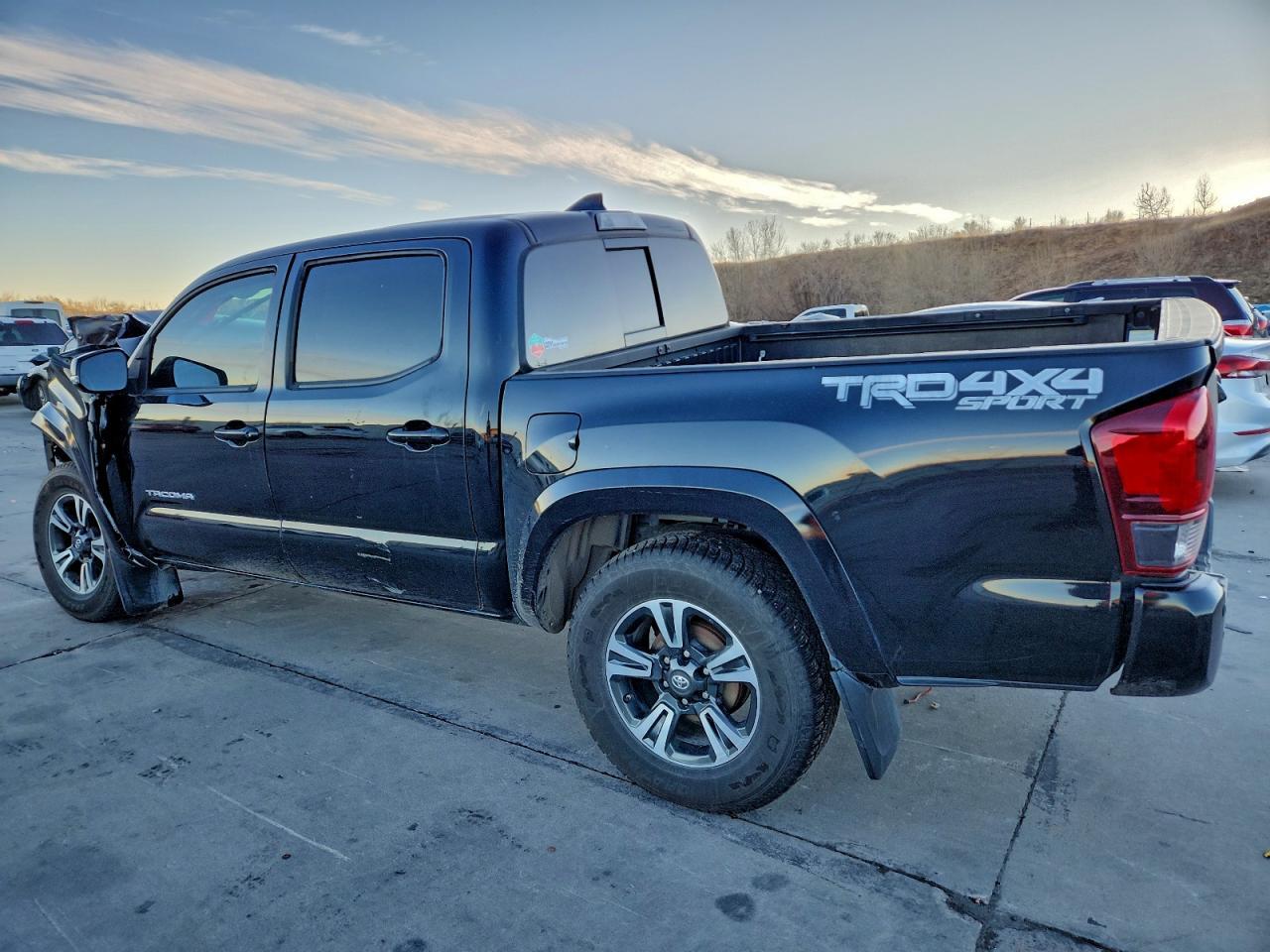 2018 Toyota Tacoma Double Cab - Image 2