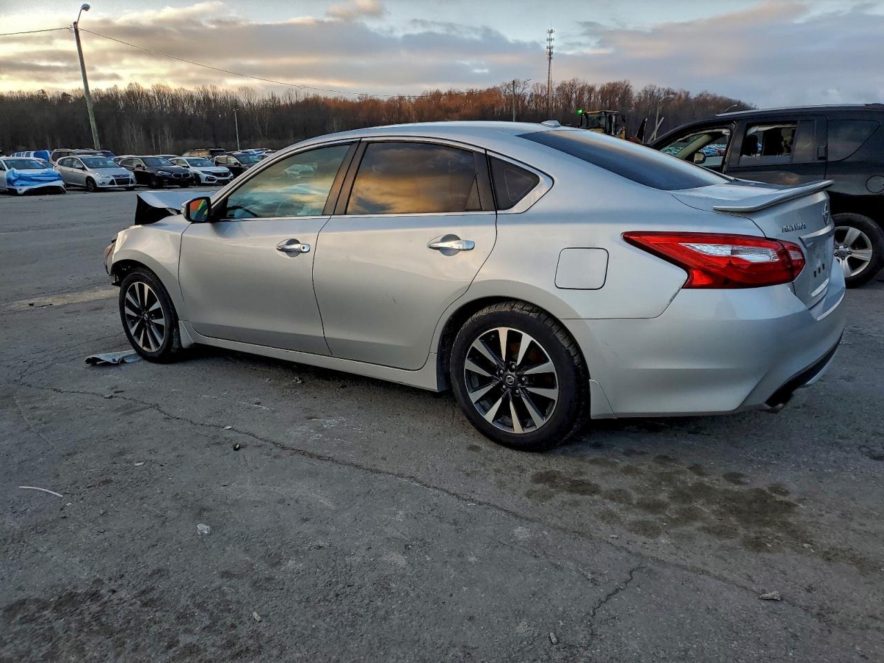 2016 Nissan Altima 2.5 - Фото 2