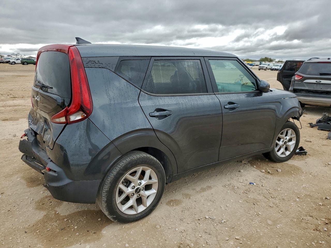 2022 Kia Soul Lx - Image 3