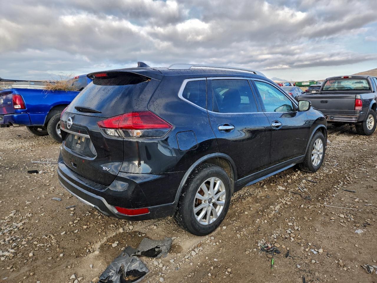 2018 Nissan Rogue S - Image 3